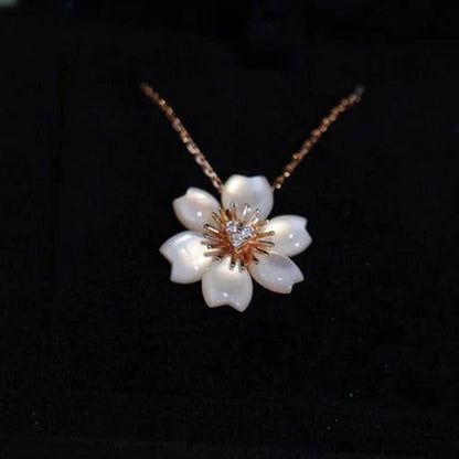 WHITE ROSE PENDANT NECKLACE