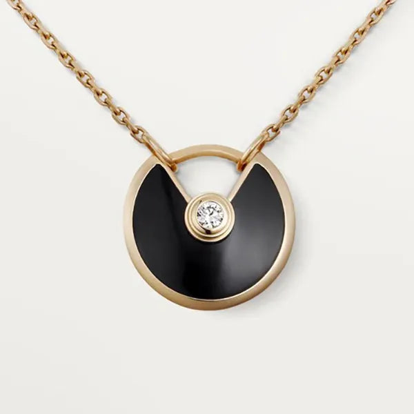 AMULETTE ONYX NECKLACE