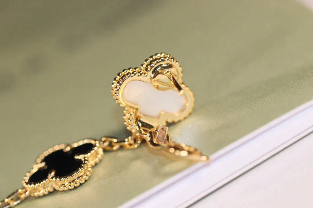 CLOVER EARRINGS GOLD ONYX MOP 3 MOTIFS