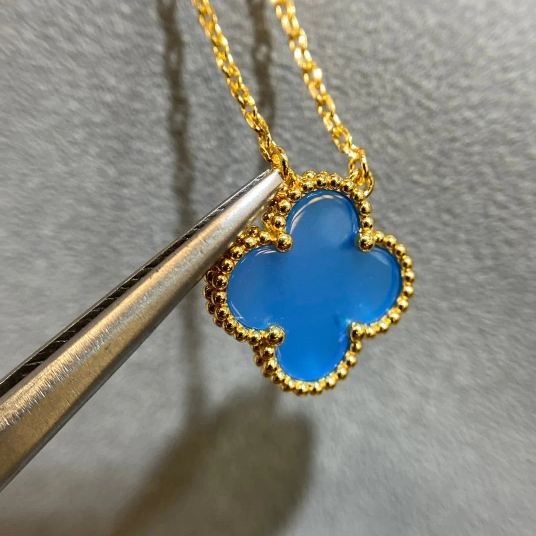 CLOVER PENDANT TURQUOISE NECKLACE