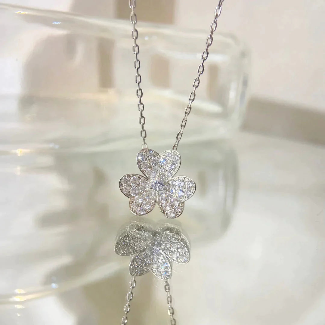 FLOWER DIAMOND NECKLACE