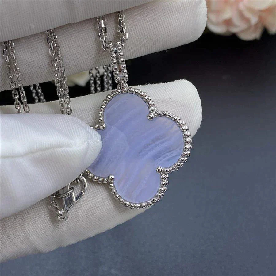CLOVER SILVER CHALCEDONY BIG CLOVER NECKLACE